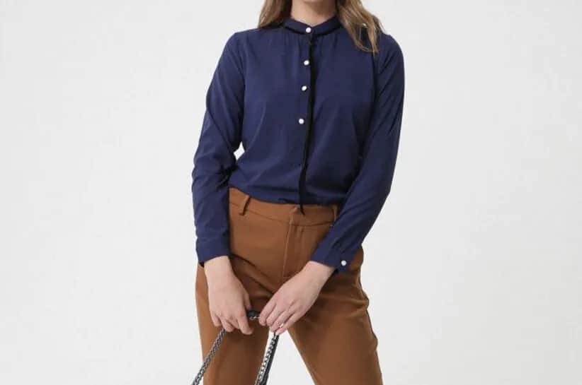 Granatowa koszula: Jakie spodnie stworzą Twój niesamowity look?