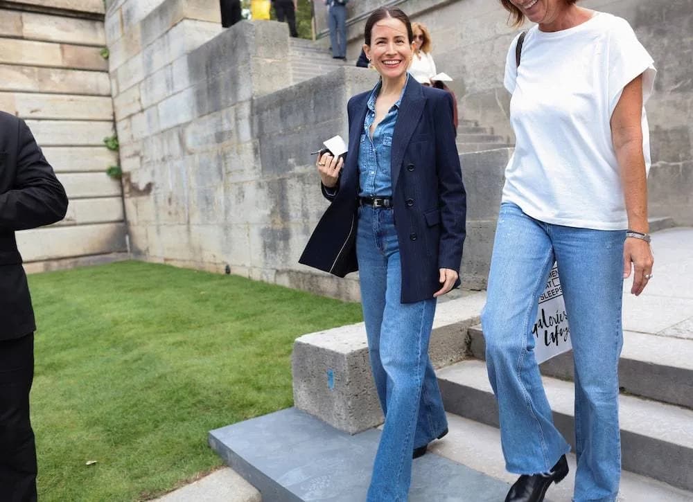 Marynarka do dżinsów - tworzącej nieformalny, ale stylowy look.