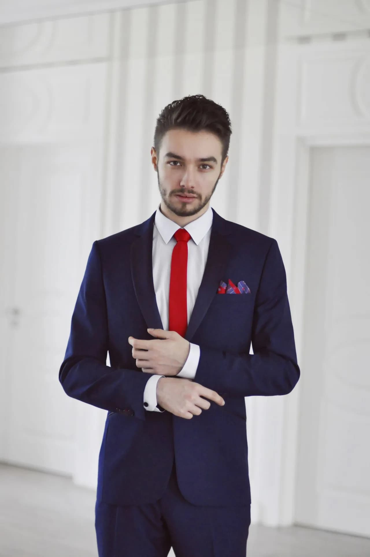 Jaki krawat na studniówkę? 5 niezbędnych wskazówek dla eleganta