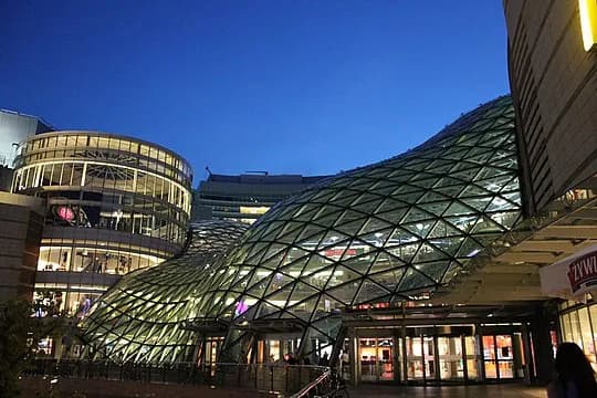 Gdzie znaleźć TK Maxx w Złotych Tarasach? Mapa i wskazówki dojazdu