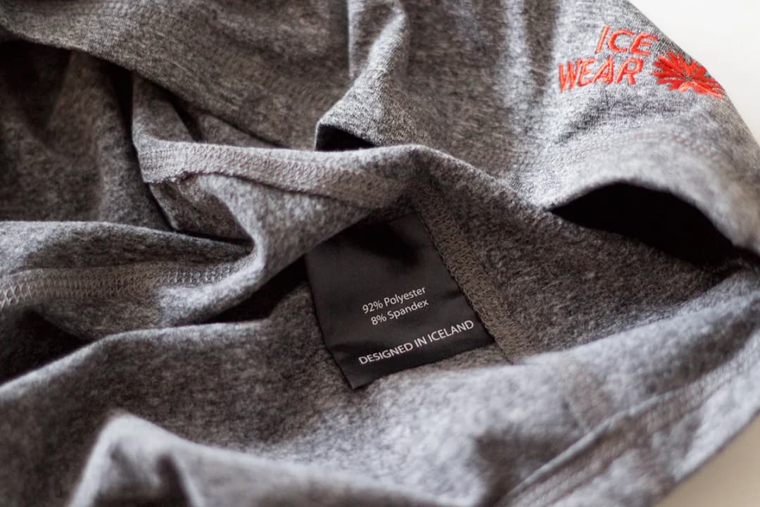 Poliester czy nylon - Który materiał jest lepszy? Dowiedz się!