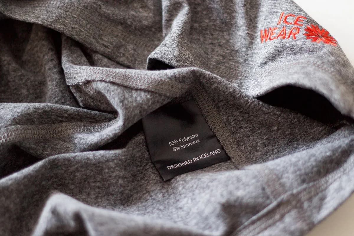 Poliester czy nylon - Który materiał jest lepszy? Dowiedz się!