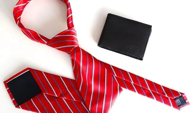 Modne krawaty: trendy, wzory i kolory - jak wybrać stylowy dodatek