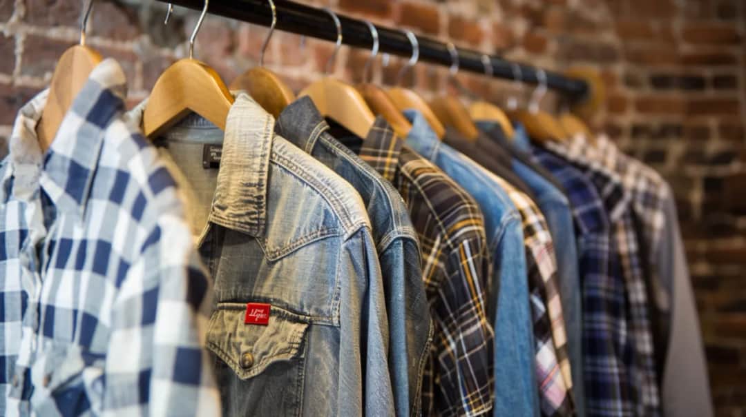Levis koszula męska: Jak wybrać odpowiedni model? Poradnik zakupów